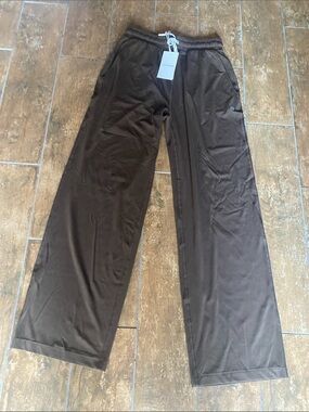 Brown Wide-Leg Pants with Drawstring Waist. Cozy Earth brand. Size xs. NWT.